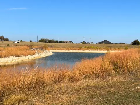6528 Berkshire Dr, Cleburne, TX 76033