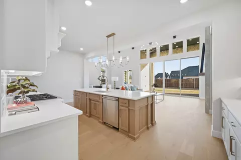 Kitchen - 610 Callisto Dr, Prosper, TX 75078 photo 7 of 8