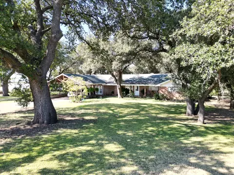 2115 N Neches, Coleman, TX 76834