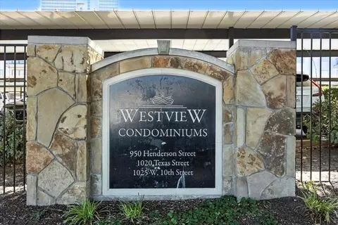 950 Henderson St, Fort Worth, TX 76102