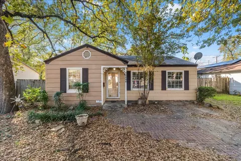 5525 Taylor Rd, River Oaks, TX 76114