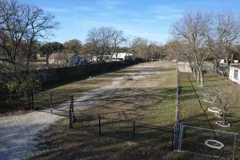 1221 Bloomfield Dr, Dallas, TX 75217