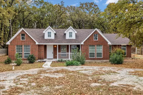 4818 Blue Water Cir, Granbury, TX 76049