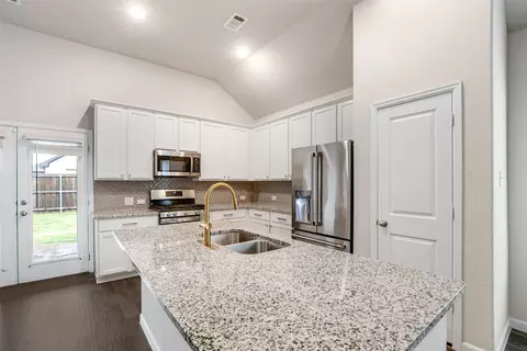 Kitchen - 5608 Crestview Dr, Celina, TX 75009 photo 1 of 2