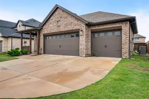 Exterior - 5608 Crestview Dr, Celina, TX 75009 photo 2 of 7