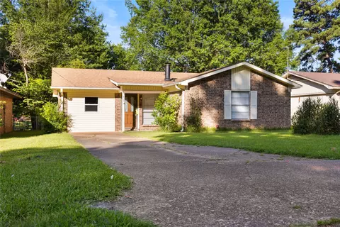 417 Carroll Ave, Wake Village, TX 75501