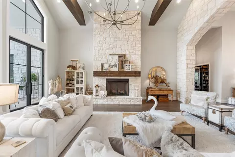 9010 Canyon Trl, Mcgregor, TX 76657