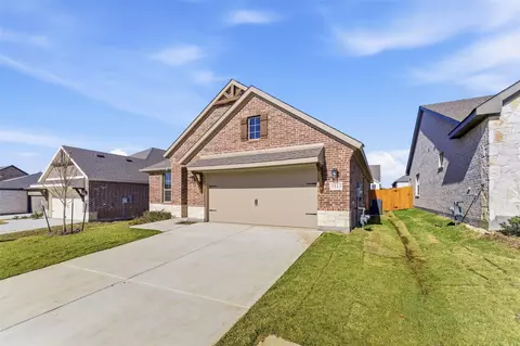 3513 Helena St, Gainesville, TX 76240