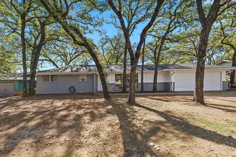 649 Ponderosa Dr, Hurst, TX 76053