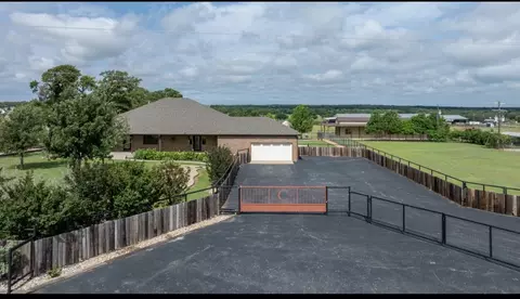 904 County Road 3341, Paradise, TX 76073
