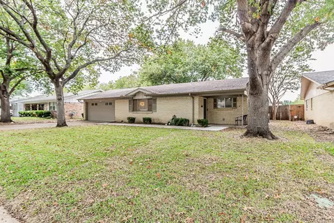 5609 Bonnie Wayne St, Haltom City, TX 76117