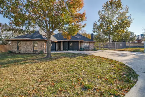 1502 Knob Hill Dr, Garland, TX 75043