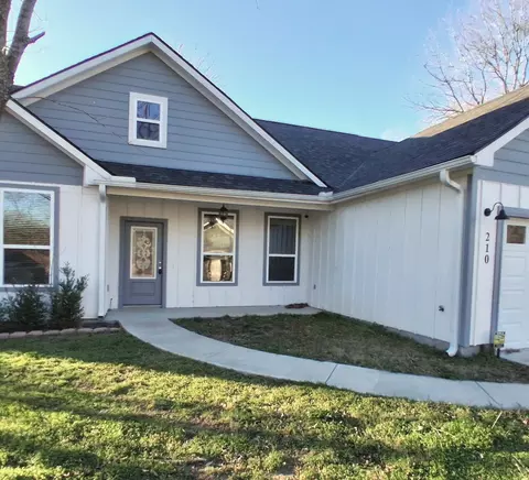 210 Calvert St, Sulphur Springs, TX 75482