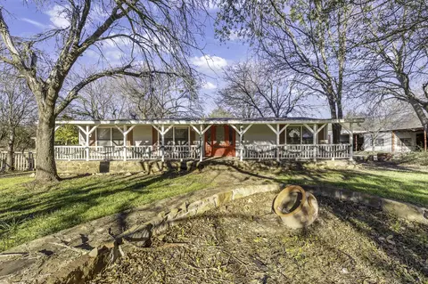 200 Pioneer Trl, Weatherford, TX 76087