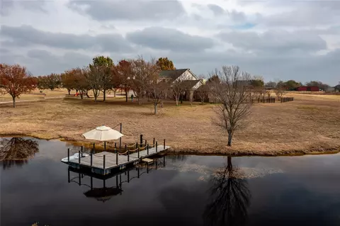 364 Parker Rd, Van Alstyne, TX 75495