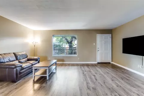 7931 Royal Ln #215, Dallas, TX 75230