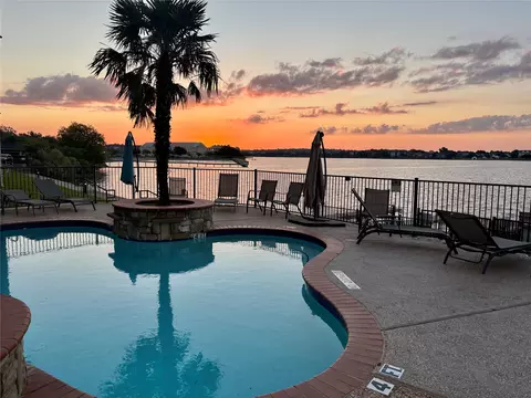 401 E Pearl St #2204, Granbury, TX 76048