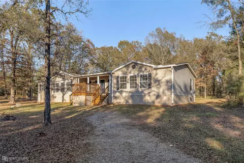 111 Harvell Day Rd, Doyline, LA 71023