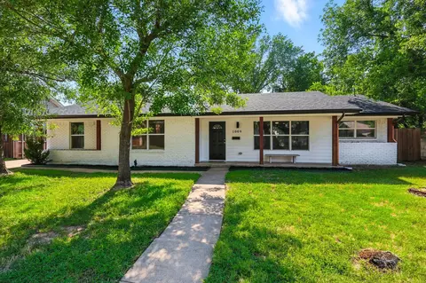 1009 Walnut St, Irving, TX 75060