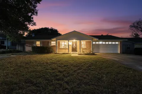 2712 Pennington St, Irving, TX 75062