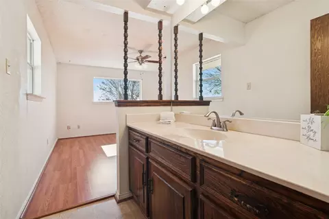 Bath - 941 Maple St, Howe, TX 75459 photo 1 of 6