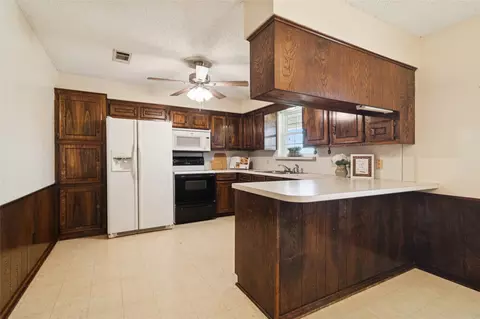 Kitchen - 941 Maple St, Howe, TX 75459 photo 1 of 3