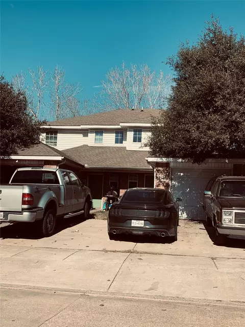 1241 Village Garden Dr, Azle, TX 76020