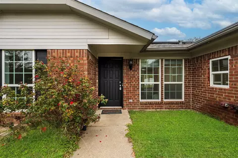 321 Iberis Dr, Arlington, TX 76018