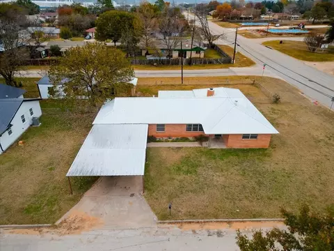 2507 SE 13th St, Mineral Wells, TX 76067