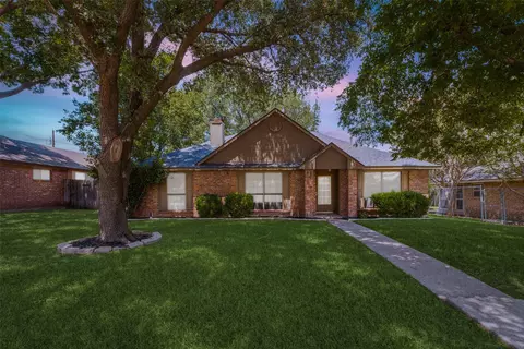 7701 Seascape Dr, Rowlett, TX 75088