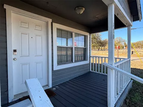 410 S Lillian St, Stephenville, TX 76401
