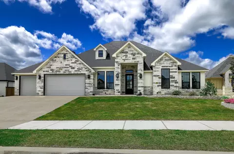 8114 Luanna Hills Dr, Benbrook, TX 76126