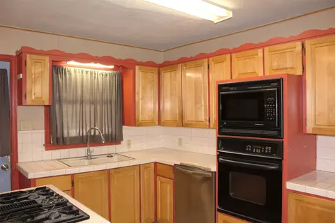Kitchen - 602 Westview Dr, Abilene, TX 79603 photo 4 of 4