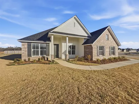 297 Ferry Lake Dr, Bossier City, LA 71111