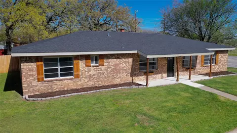 1210 Miller St, Bowie, TX 76230