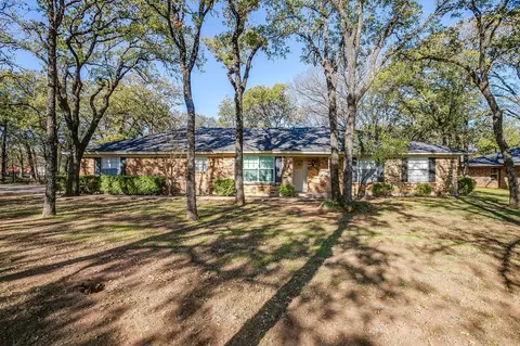 1921 Red Oak Dr, Burleson, TX 76028