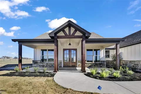 1008 Paramount Dr, Cresson, TX 76035