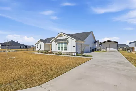 116 Oak Grove Dr, Rhome, TX 76078