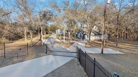 717 Mary Dr, Weatherford, TX 76085