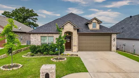 1908 Town Creek Cir, Weatherford, TX 76086
