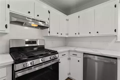 Kitchen - 809 Princesa Dr, Haughton, LA 71037 photo 2 of 3