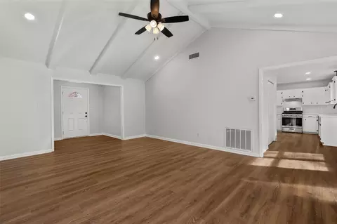 Living - 809 Princesa Dr, Haughton, LA 71037 photo 3 of 3