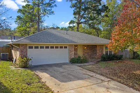 809 Princesa Dr, Haughton, LA 71037