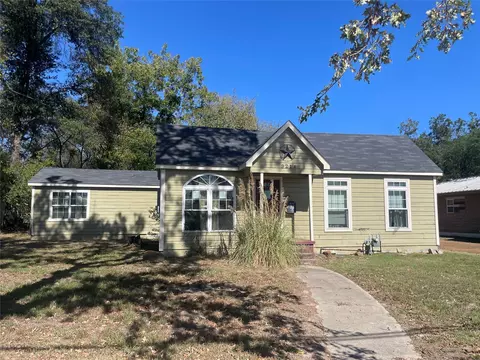 921 College St, Sulphur Springs, TX 75482