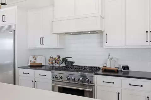 Kitchen - 206 Denton St E, Argyle, TX 76226 photo 6 of 7