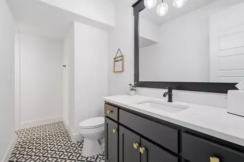 Bath - 206 Denton St E, Argyle, TX 76226 photo 1 of 7
