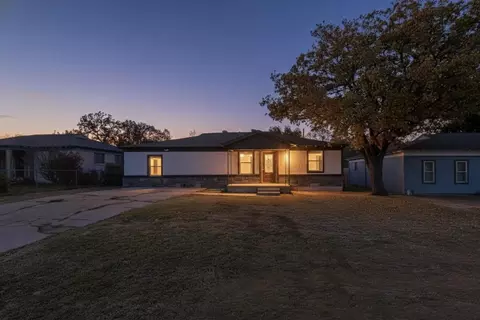 11505 Oak Tree Rd, Balch Springs, TX 75180