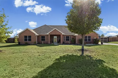 112 Springfield Ln, Waxahachie, TX 75165