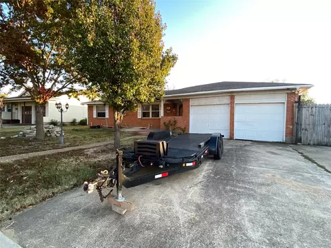 3030 Mark Twain Dr, Farmers Branch, TX 75234