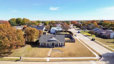 7900 Sloan Cir, Plano, TX 75025